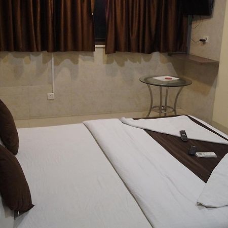 Hotel Panvel Palace Kültér fotó