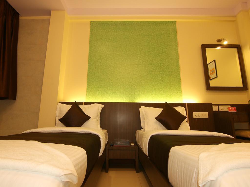 Hotel Panvel Palace Kültér fotó